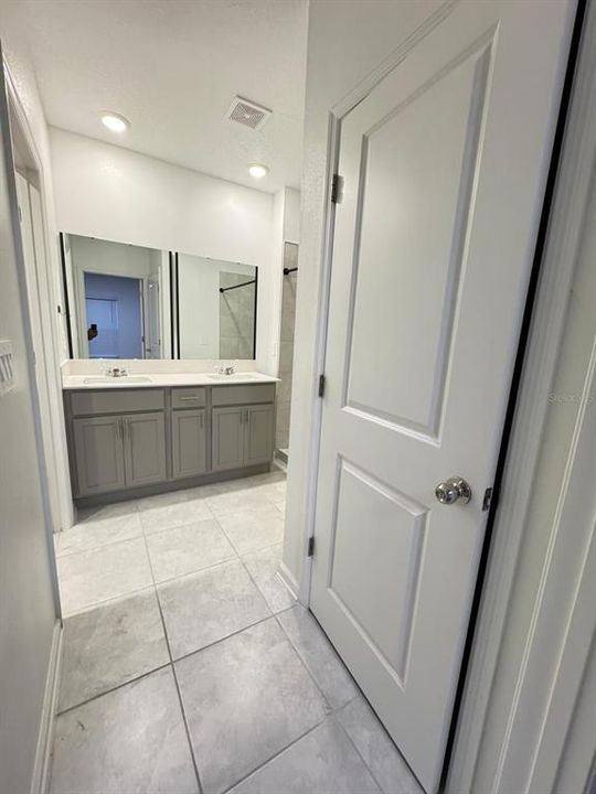 For Rent: $1,900 (3 beds, 2 baths, 1444 Square Feet)
