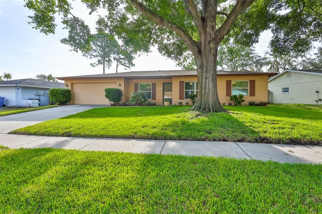 For Sale: $399,000 (3 beds, 2 baths, 1605 Square Feet)