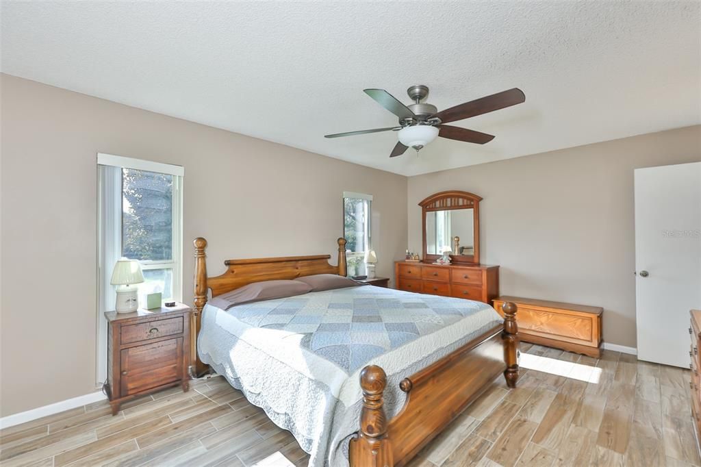 For Sale: $399,000 (3 beds, 2 baths, 1605 Square Feet)