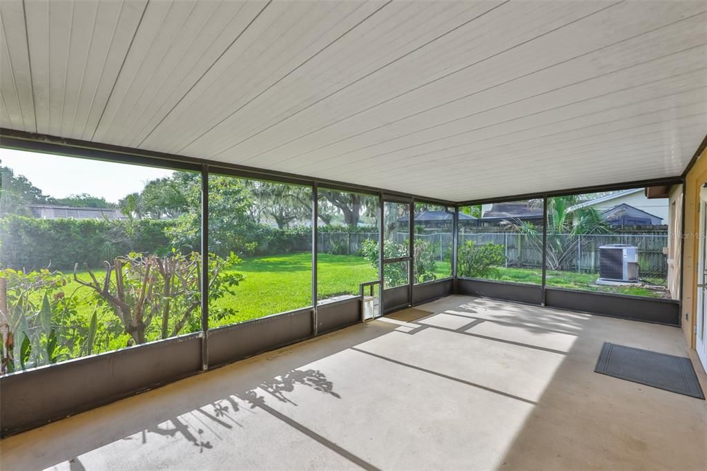 For Sale: $399,000 (3 beds, 2 baths, 1605 Square Feet)