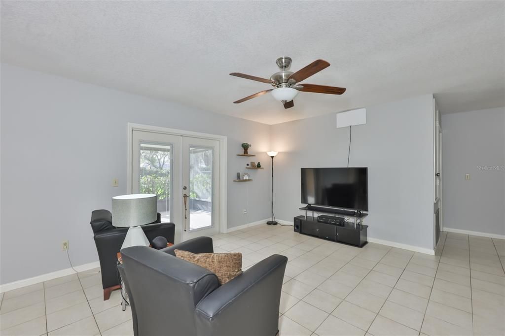 For Sale: $399,000 (3 beds, 2 baths, 1605 Square Feet)