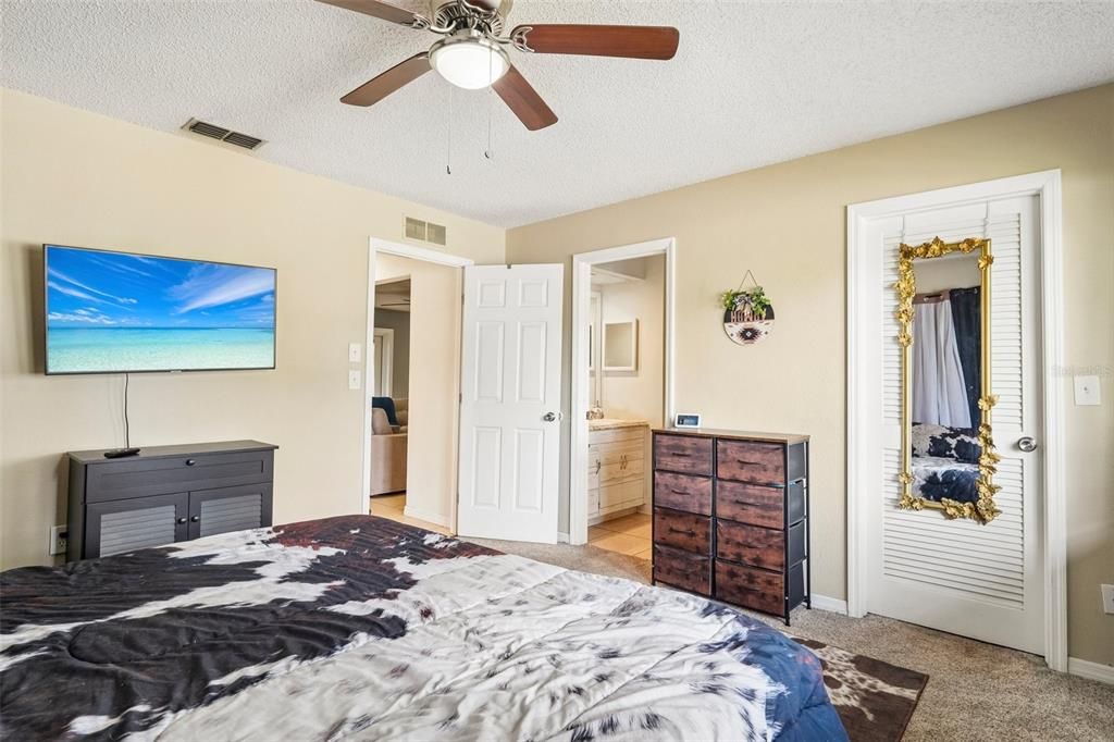 For Sale: $259,900 (3 beds, 2 baths, 1191 Square Feet)