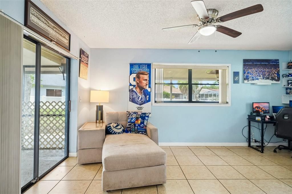 For Sale: $259,900 (3 beds, 2 baths, 1191 Square Feet)