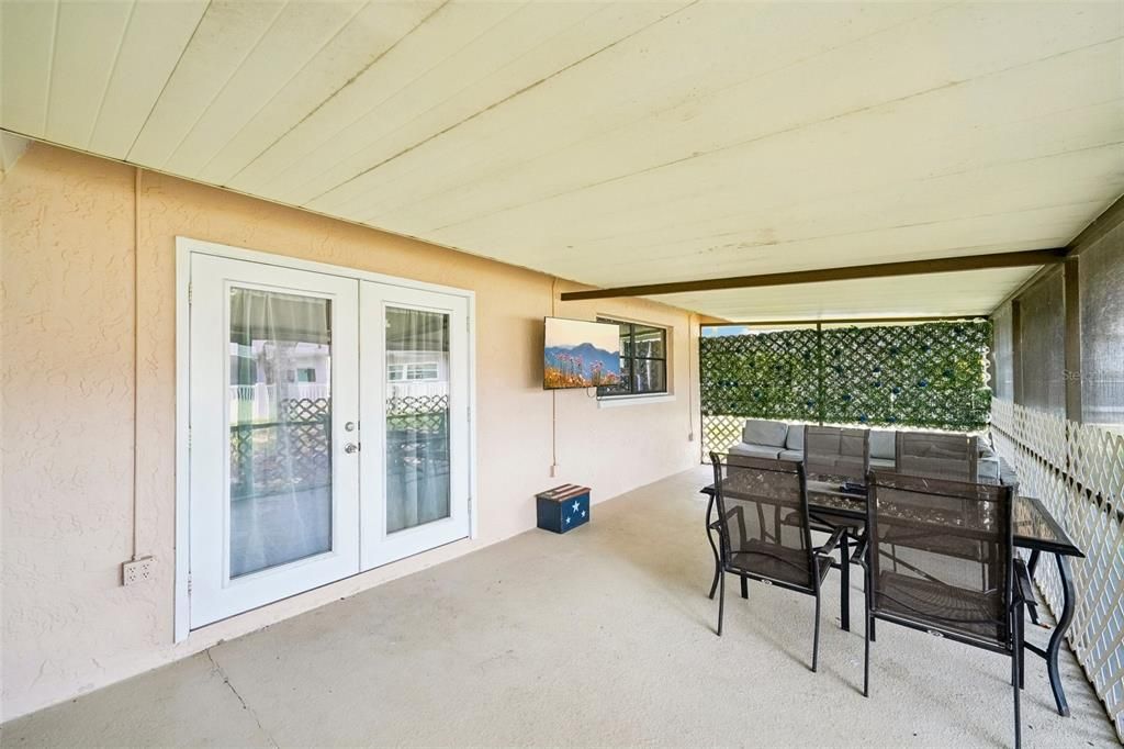 For Sale: $259,900 (3 beds, 2 baths, 1191 Square Feet)