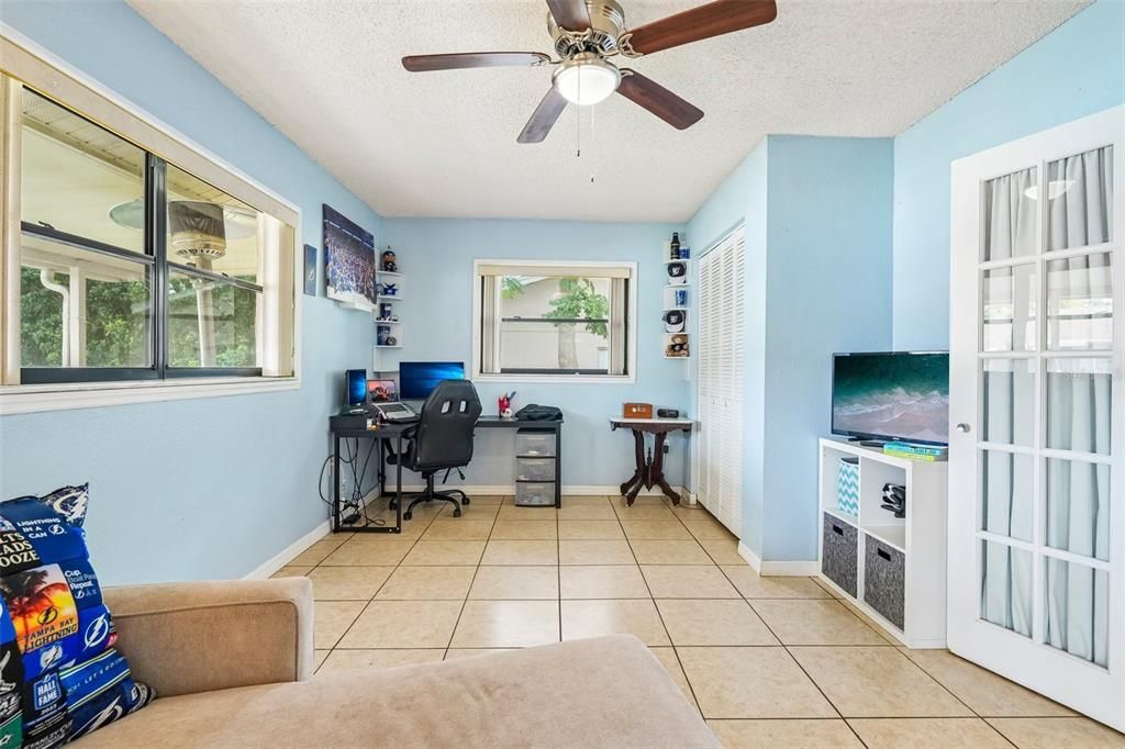 For Sale: $259,900 (3 beds, 2 baths, 1191 Square Feet)
