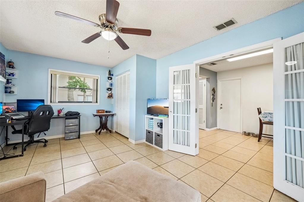 For Sale: $259,900 (3 beds, 2 baths, 1191 Square Feet)