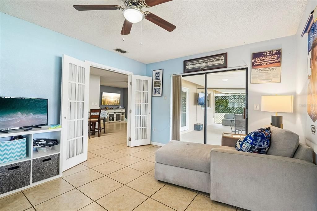 For Sale: $259,900 (3 beds, 2 baths, 1191 Square Feet)