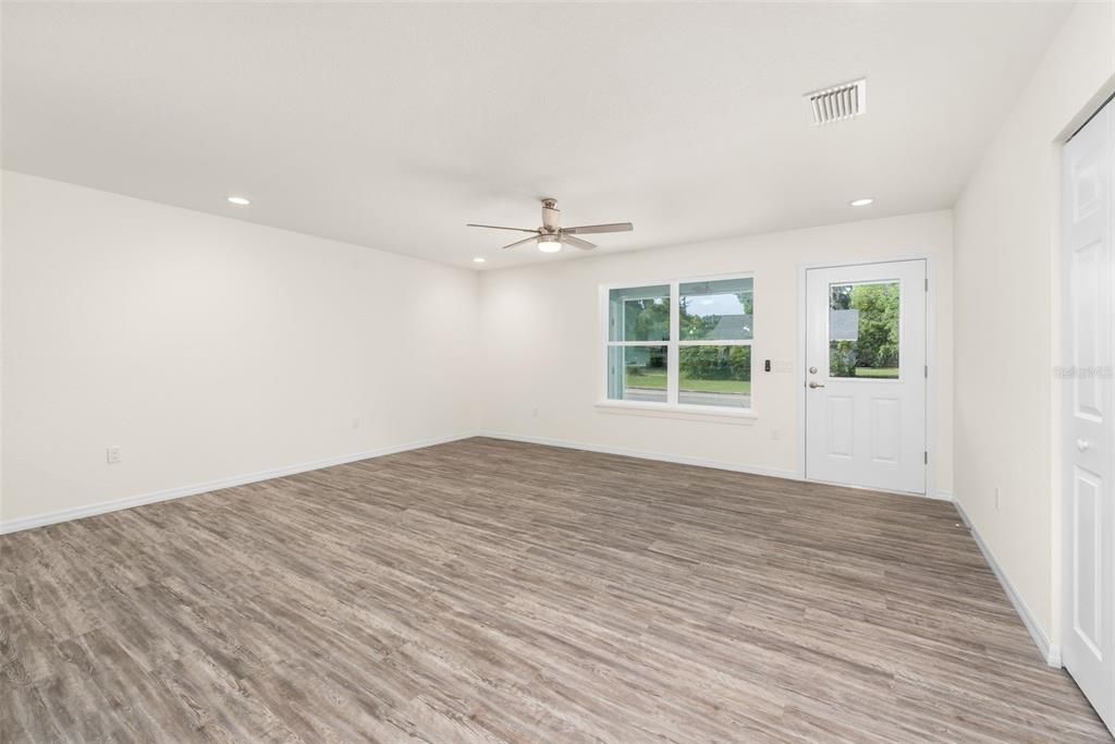 Activo con contrato: $499,000 (6 camas, 0 baños, 2826 Pies cuadrados)