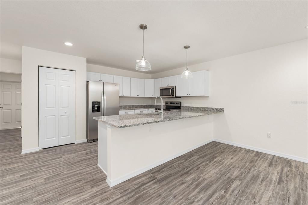 Activo con contrato: $499,000 (6 camas, 0 baños, 2826 Pies cuadrados)