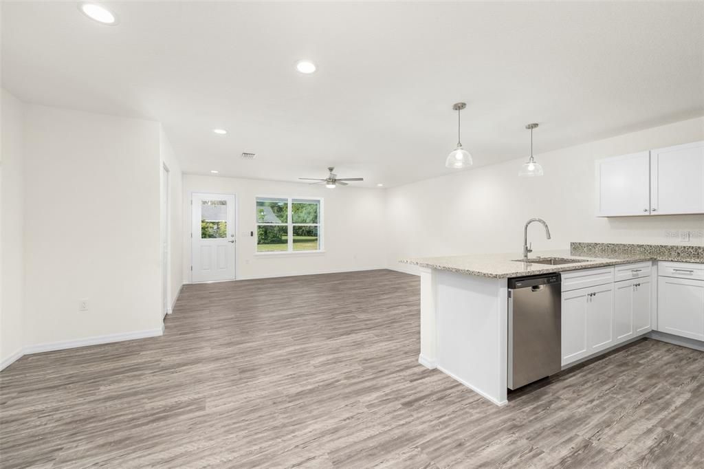 Activo con contrato: $499,000 (6 camas, 0 baños, 2826 Pies cuadrados)
