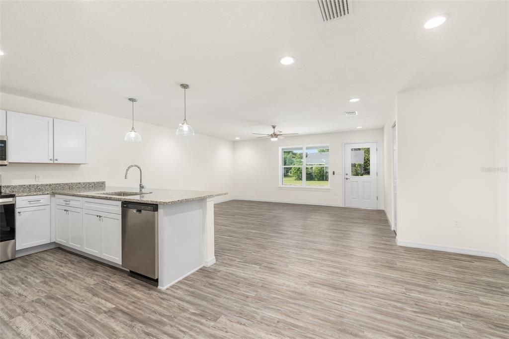 Activo con contrato: $499,000 (6 camas, 0 baños, 2826 Pies cuadrados)