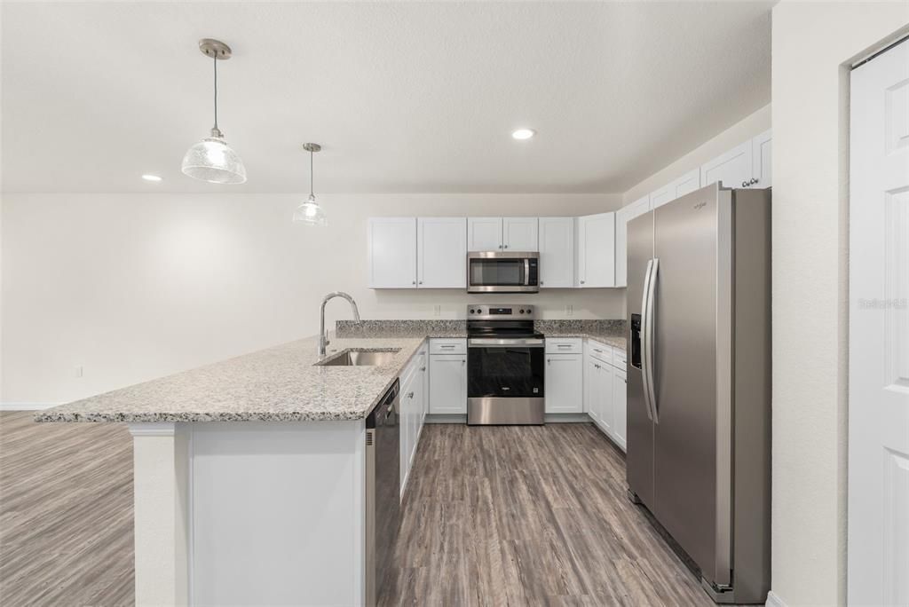 Activo con contrato: $499,000 (6 camas, 0 baños, 2826 Pies cuadrados)