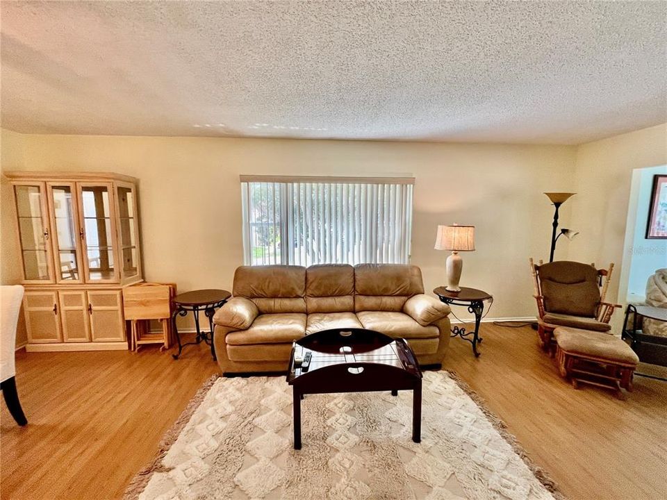 For Sale: $175,000 (2 beds, 2 baths, 1400 Square Feet)
