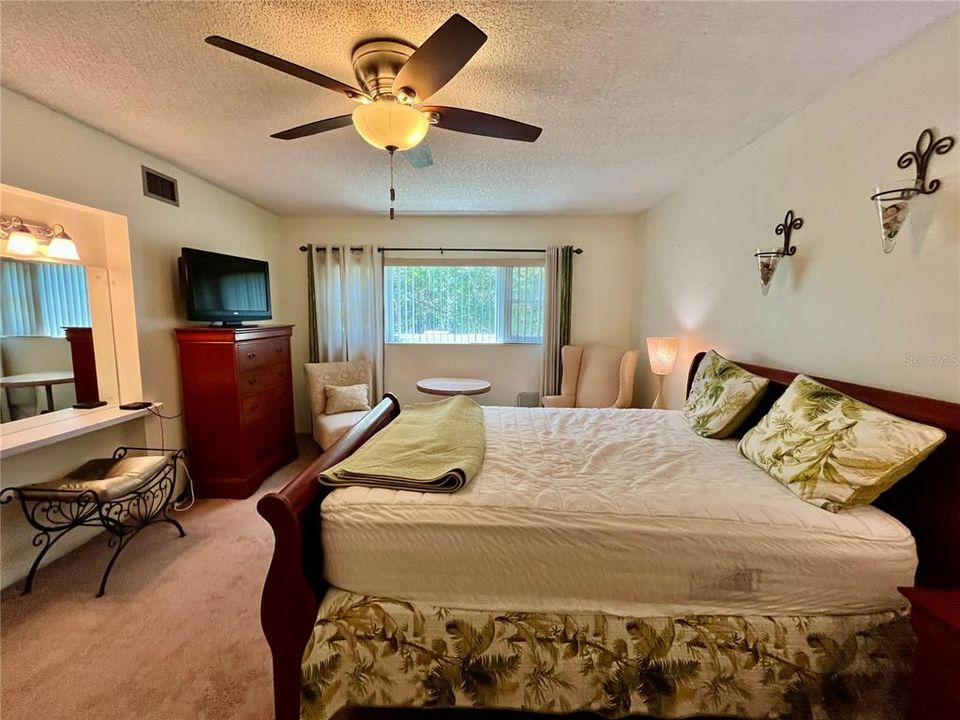 For Sale: $175,000 (2 beds, 2 baths, 1400 Square Feet)