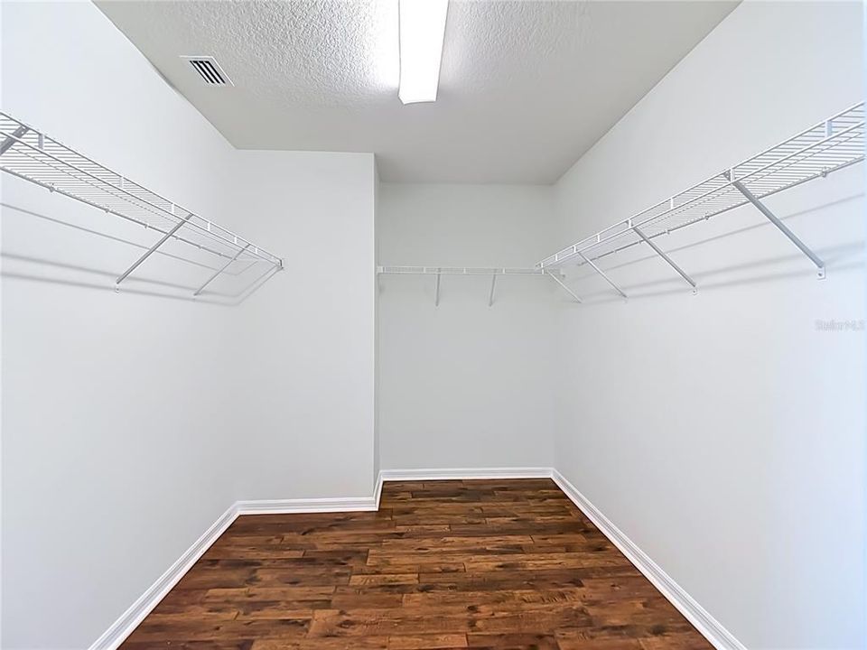 For Sale: $480,000 (4 beds, 2 baths, 3075 Square Feet)