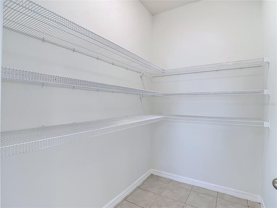 For Sale: $480,000 (4 beds, 2 baths, 3075 Square Feet)