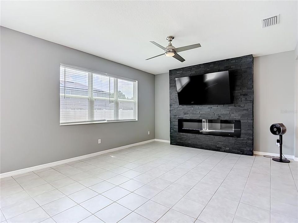 For Sale: $480,000 (4 beds, 2 baths, 3075 Square Feet)