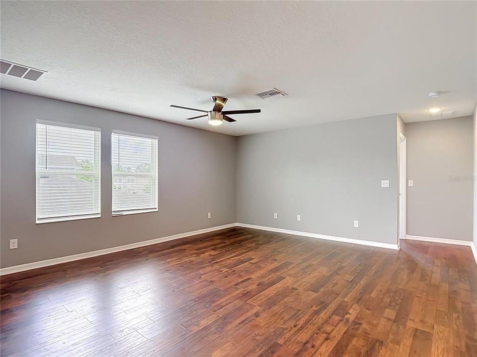 For Sale: $480,000 (4 beds, 2 baths, 3075 Square Feet)