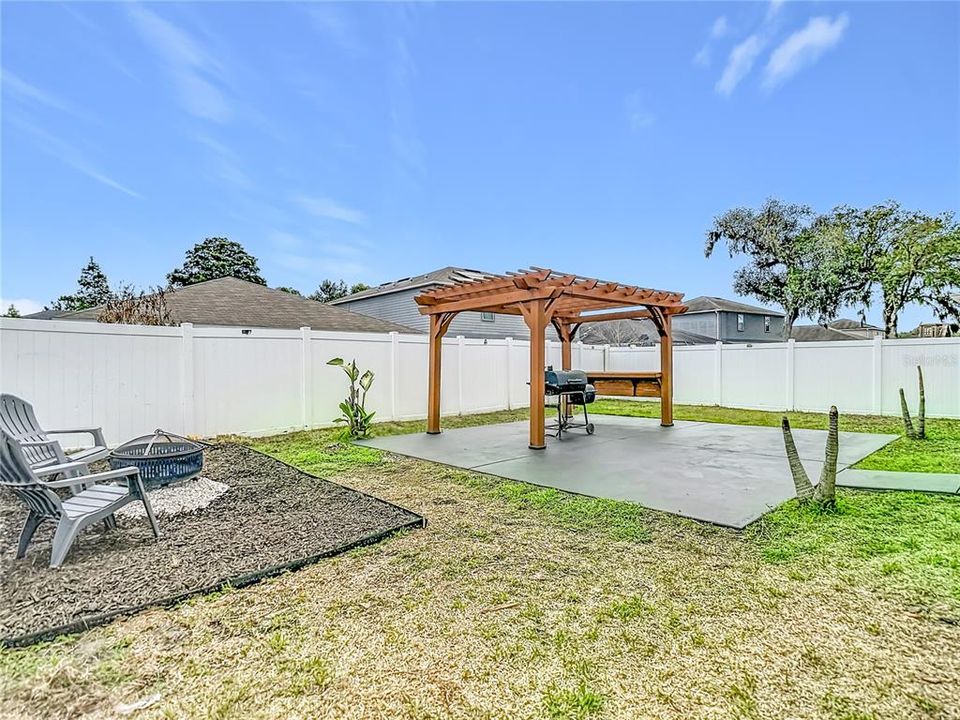 For Sale: $480,000 (4 beds, 2 baths, 3075 Square Feet)