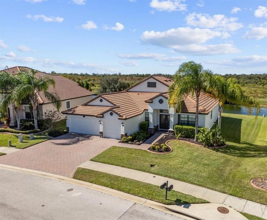 For Rent: $3,100 (4 beds, 3 baths, 2768 Square Feet)