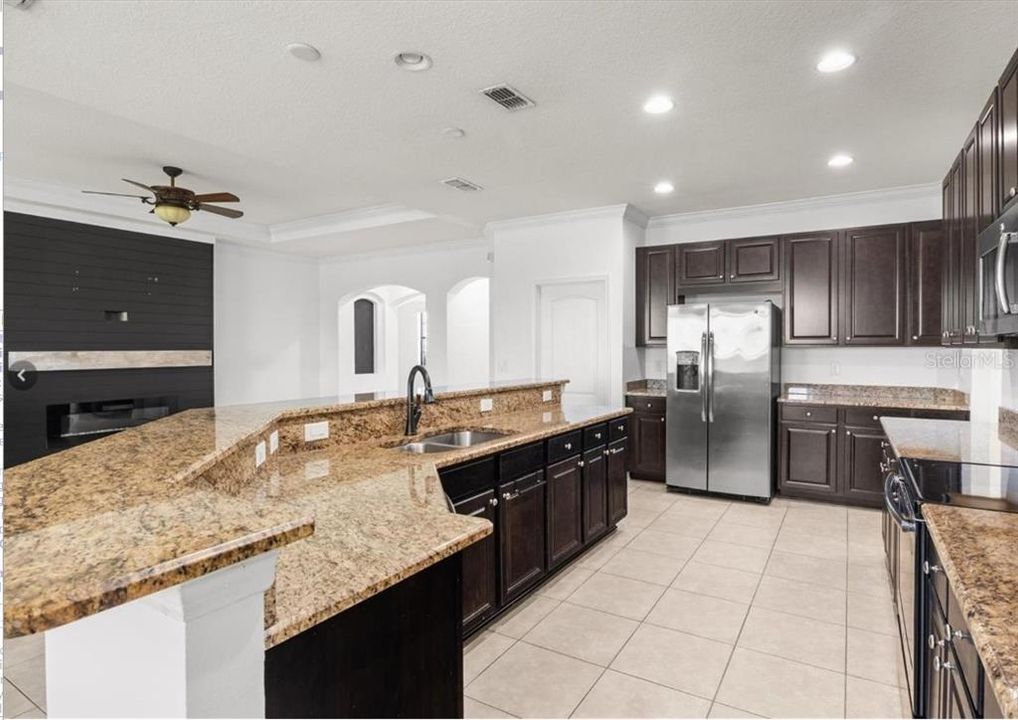 For Rent: $3,100 (4 beds, 3 baths, 2768 Square Feet)