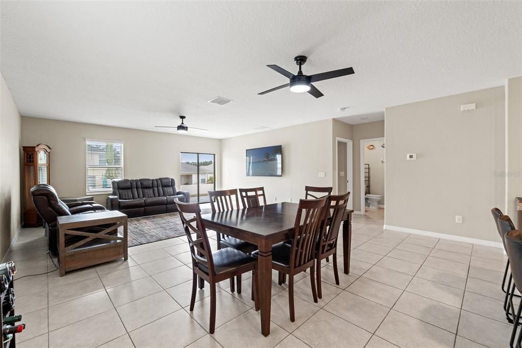 For Sale: $447,500 (5 beds, 3 baths, 2922 Square Feet)
