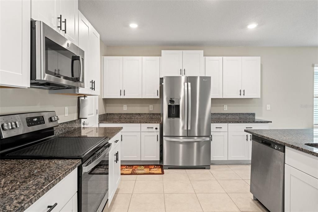 For Sale: $447,500 (5 beds, 3 baths, 2922 Square Feet)