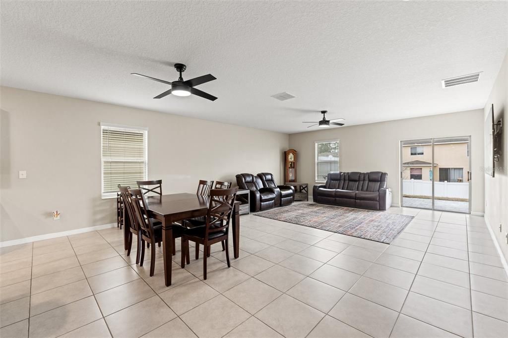 For Sale: $447,500 (5 beds, 3 baths, 2922 Square Feet)