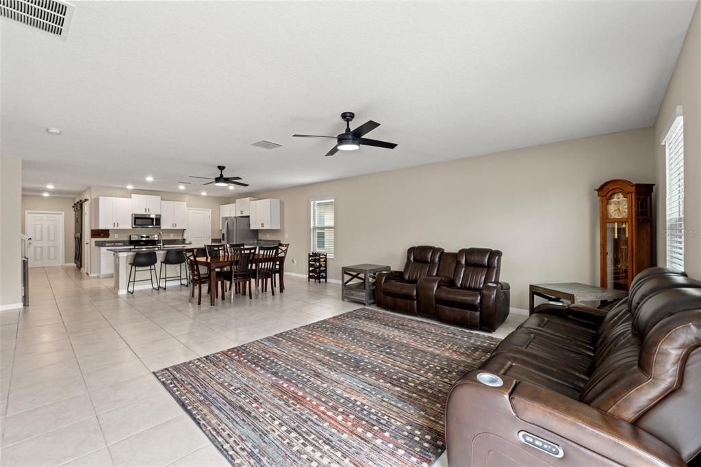 For Sale: $447,500 (5 beds, 3 baths, 2922 Square Feet)