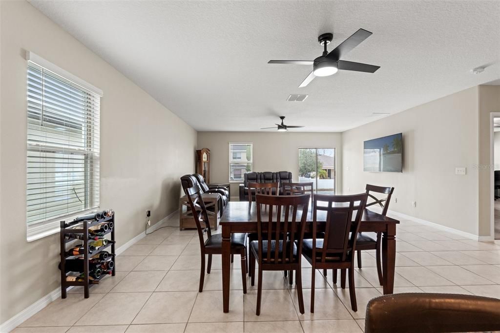 For Sale: $447,500 (5 beds, 3 baths, 2922 Square Feet)