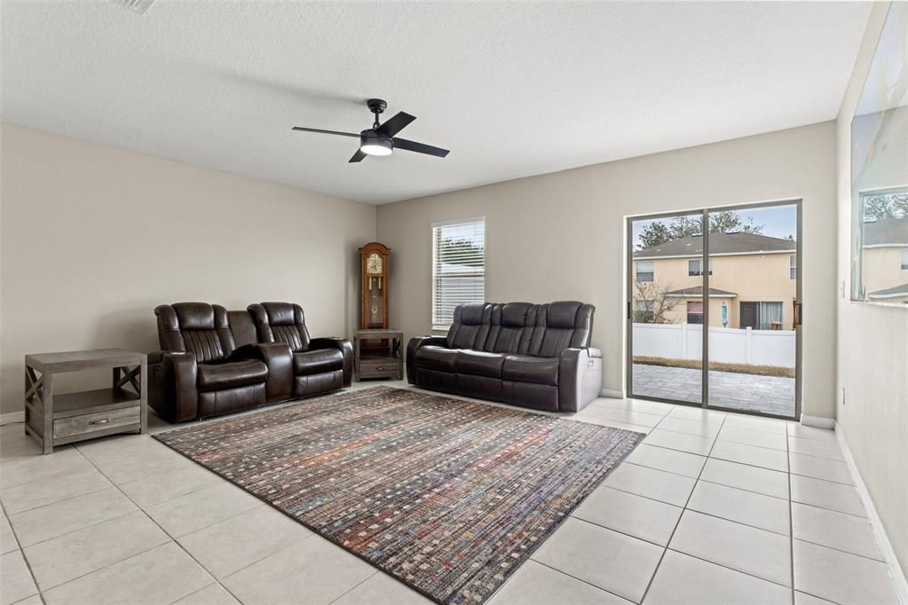 For Sale: $447,500 (5 beds, 3 baths, 2922 Square Feet)