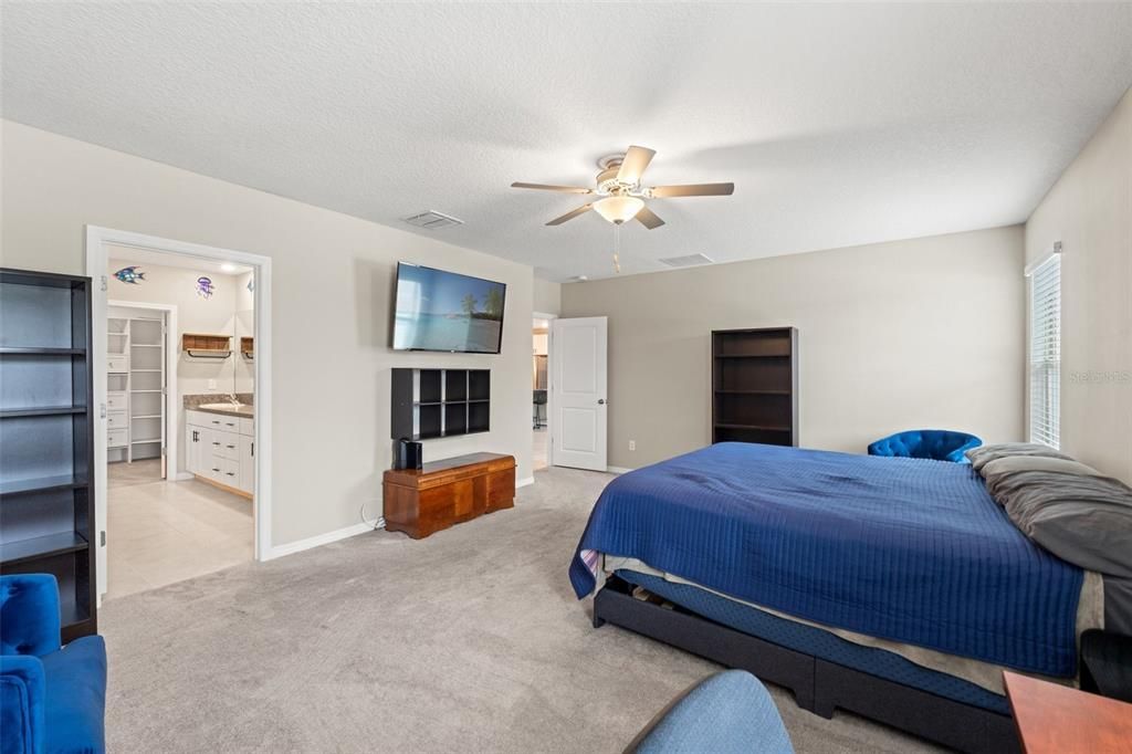 For Sale: $447,500 (5 beds, 3 baths, 2922 Square Feet)