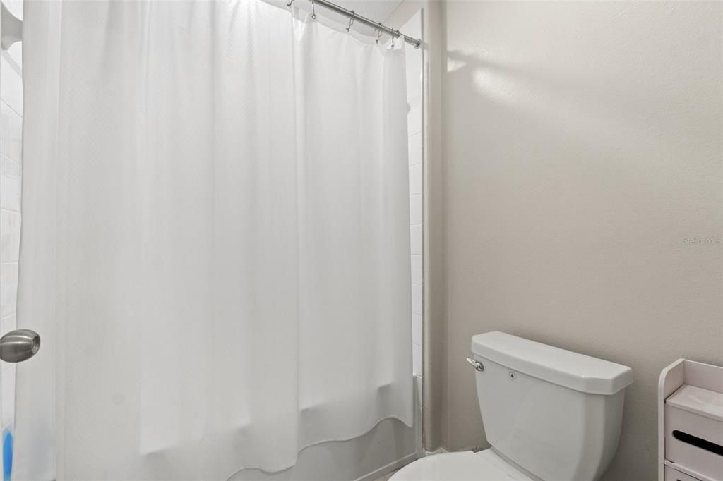 For Sale: $447,500 (5 beds, 3 baths, 2922 Square Feet)