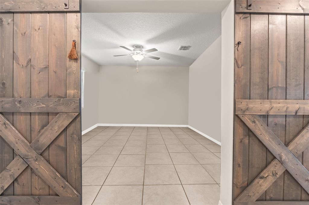 For Sale: $447,500 (5 beds, 3 baths, 2922 Square Feet)