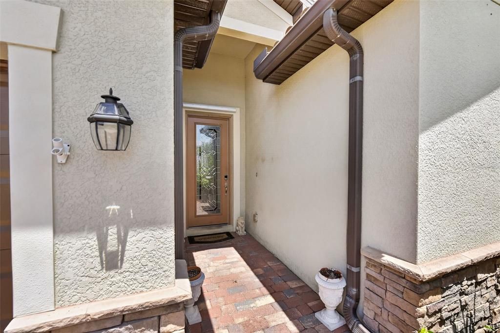 En Venta: $450,000 (4 camas, 3 baños, 2025 Pies cuadrados)