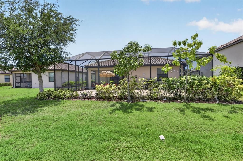 En Venta: $450,000 (4 camas, 3 baños, 2025 Pies cuadrados)