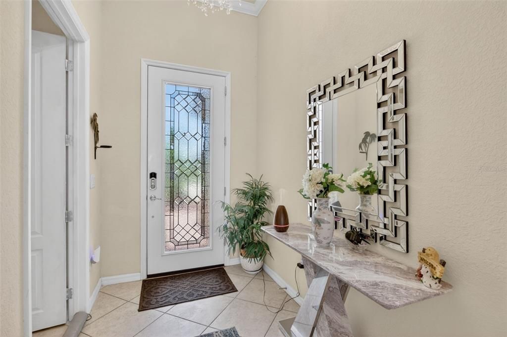 En Venta: $450,000 (4 camas, 3 baños, 2025 Pies cuadrados)