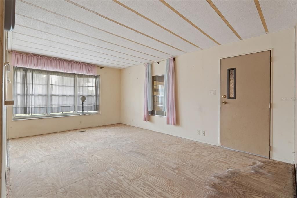 En Venta: $109,900 (2 camas, 2 baños, 805 Pies cuadrados)