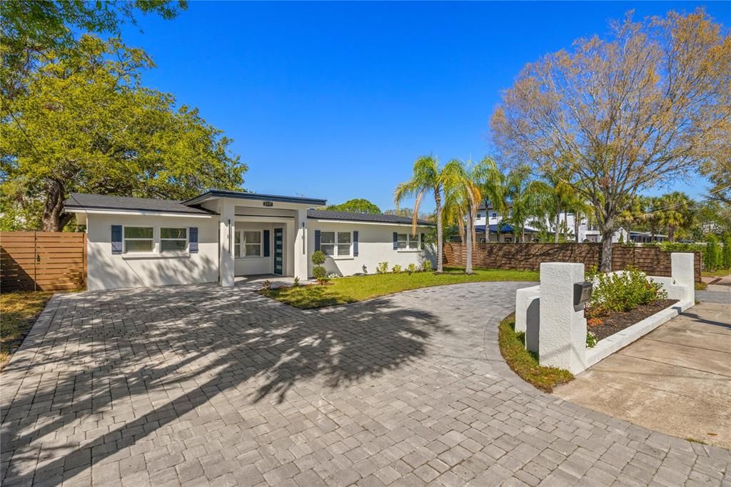 For Sale: $774,999 (3 beds, 2 baths, 1785 Square Feet)