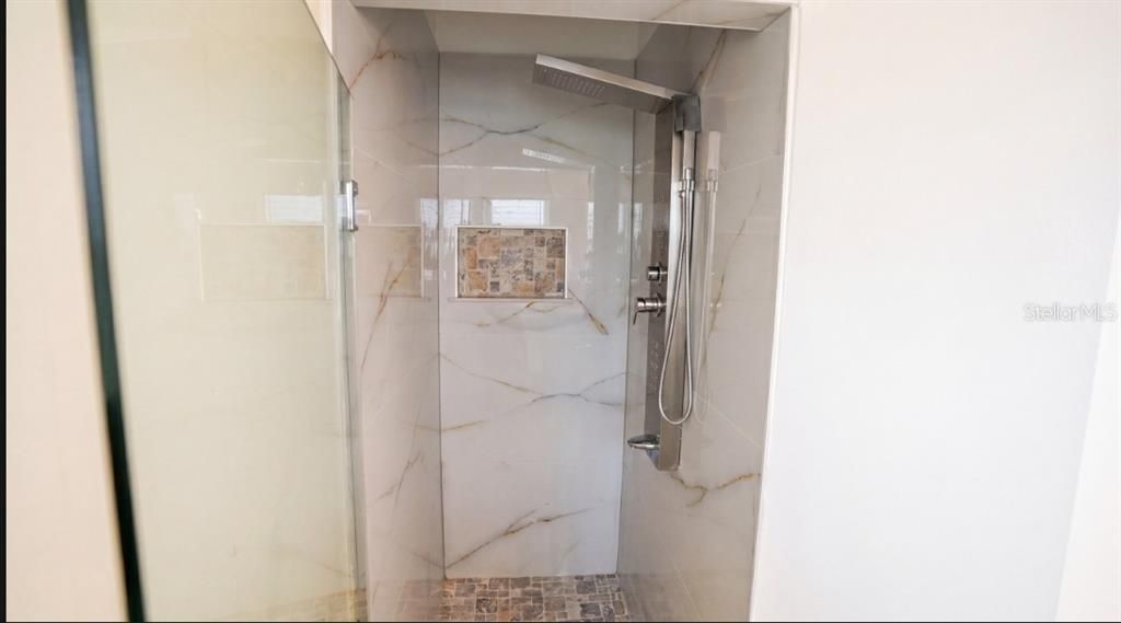 На продажу: $418,000 (4 спален, 3 ванн, 1729 Квадратных фут)