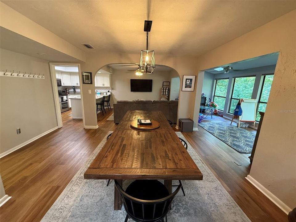 For Sale: $349,924 (3 beds, 2 baths, 2366 Square Feet)