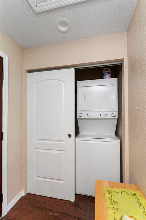 В аренду: $1,800 (2 спален, 2 ванн, 873 Квадратных фут)