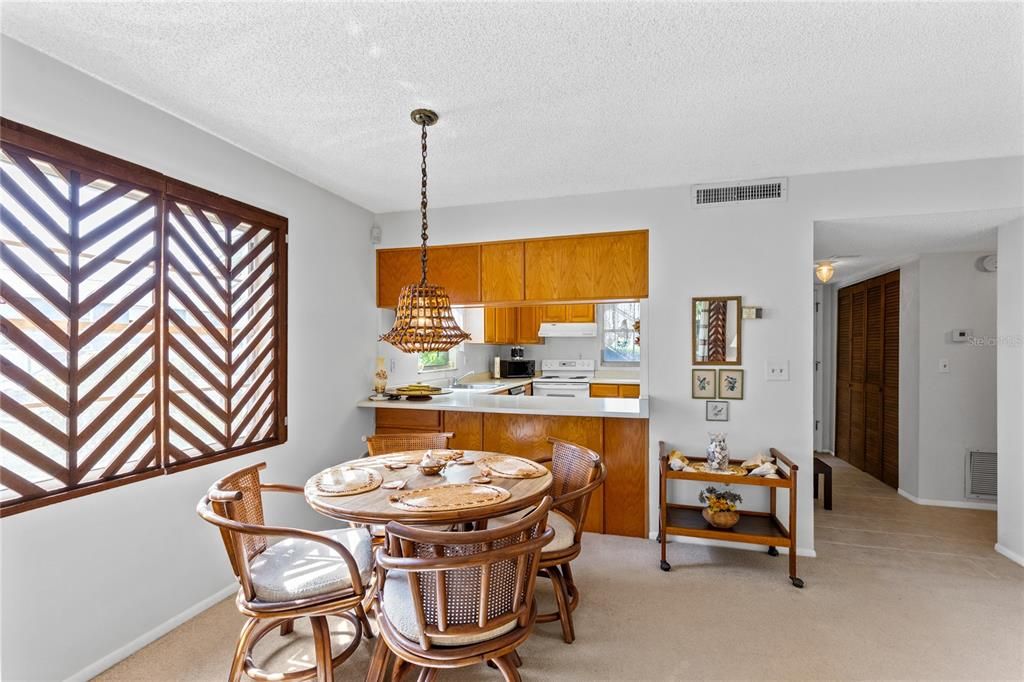 En Venta: $139,900 (2 camas, 2 baños, 1034 Pies cuadrados)
