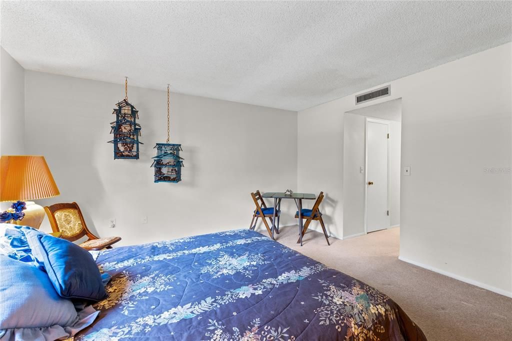 En Venta: $139,900 (2 camas, 2 baños, 1034 Pies cuadrados)