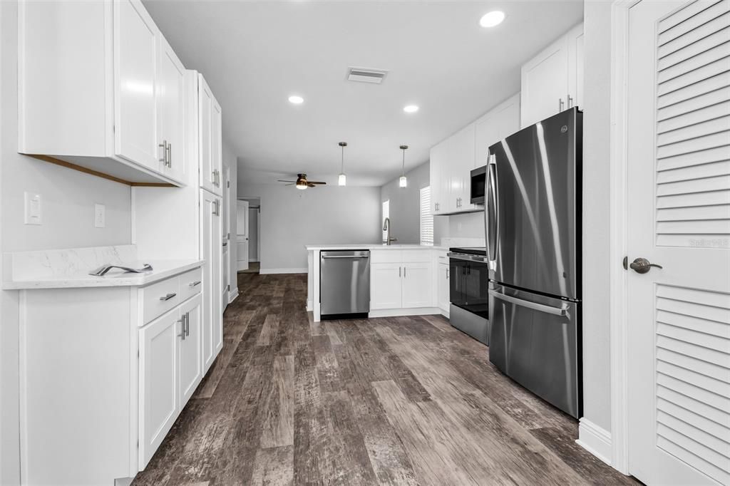 For Rent: $3,000 (3 beds, 3 baths, 1344 Square Feet)