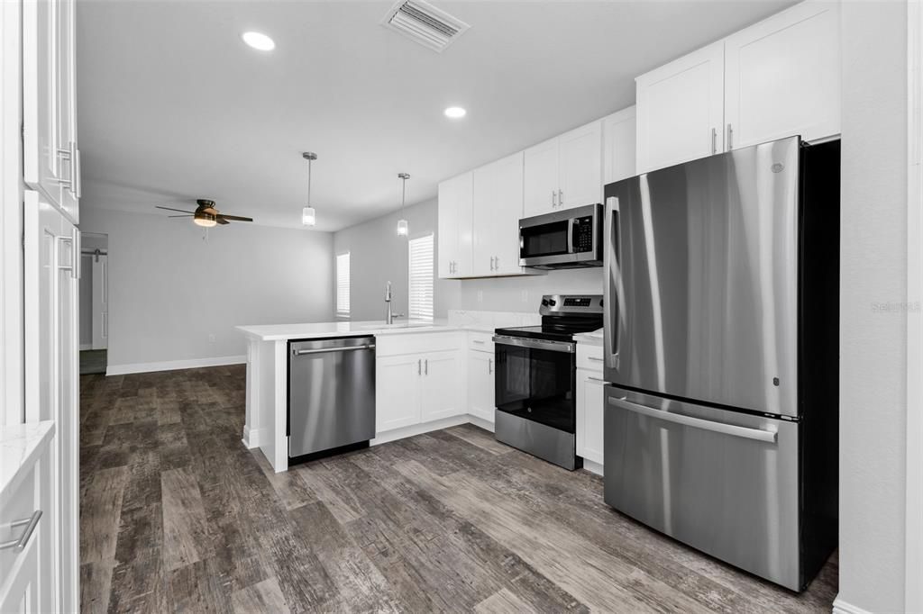 For Rent: $3,000 (3 beds, 3 baths, 1344 Square Feet)