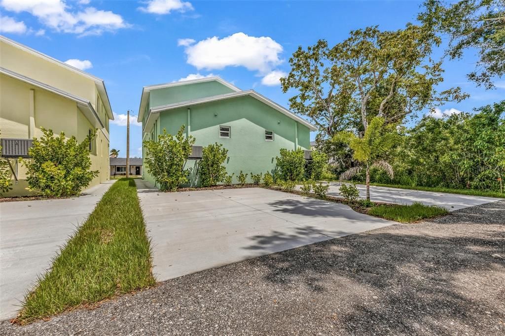 For Rent: $3,000 (3 beds, 3 baths, 1344 Square Feet)