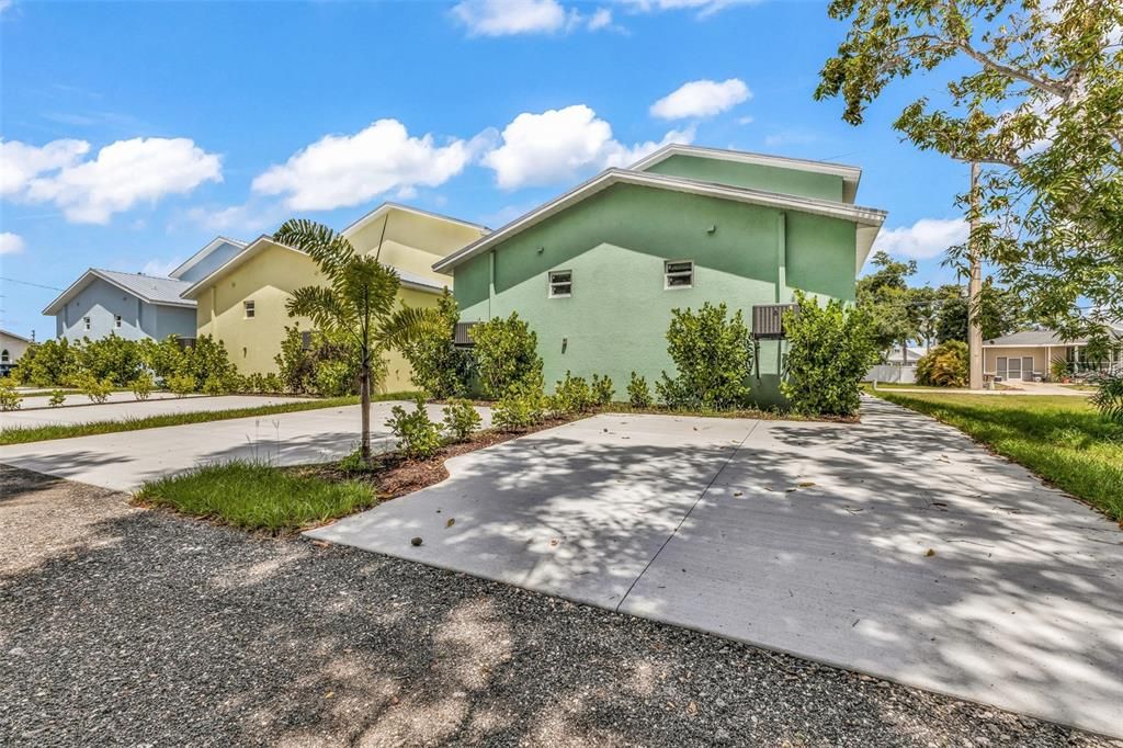 For Rent: $3,000 (3 beds, 3 baths, 1344 Square Feet)