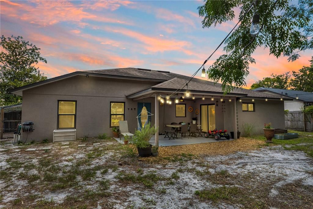 Active With Contract: $319,000 (3 beds, 2 baths, 1610 Square Feet)