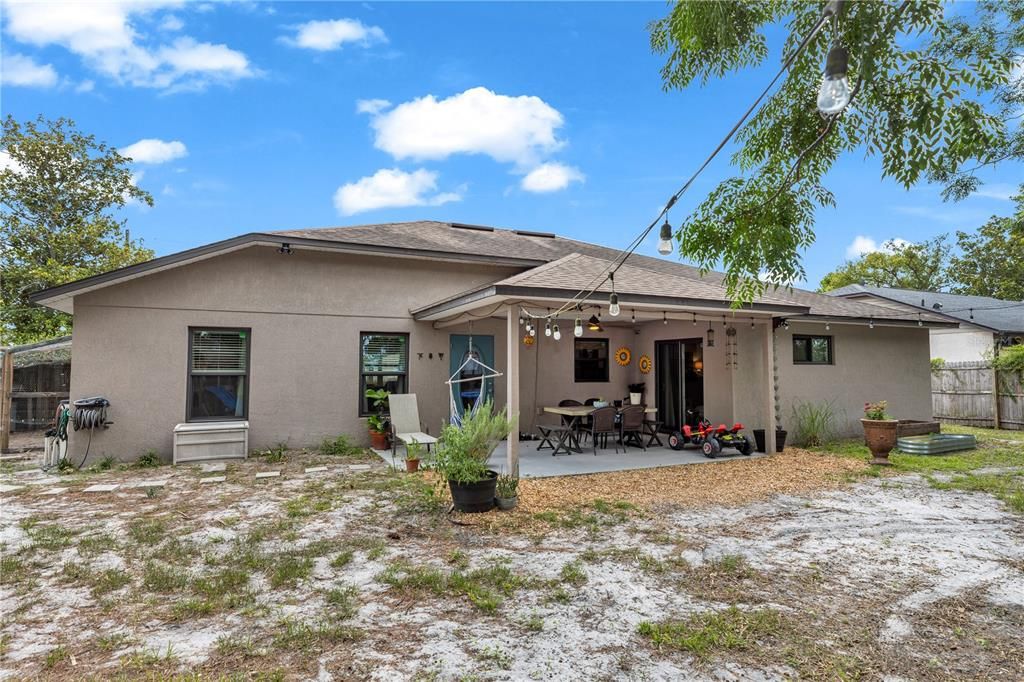 Active With Contract: $319,000 (3 beds, 2 baths, 1610 Square Feet)